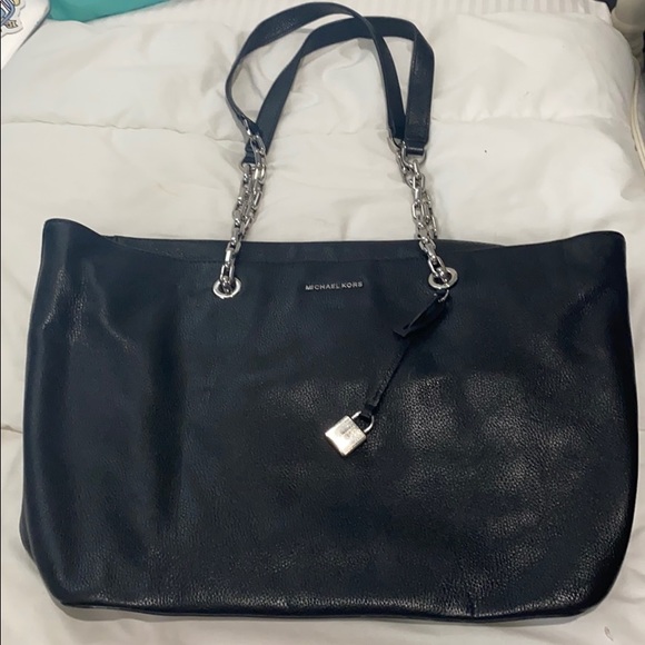 black Michael Kors handbag - Picture 1 of 3
